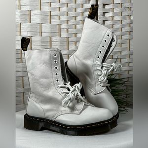 NWOT- Dr. Martens White 1460 Pascal White Soft Leather Ankle Boots- Size 6